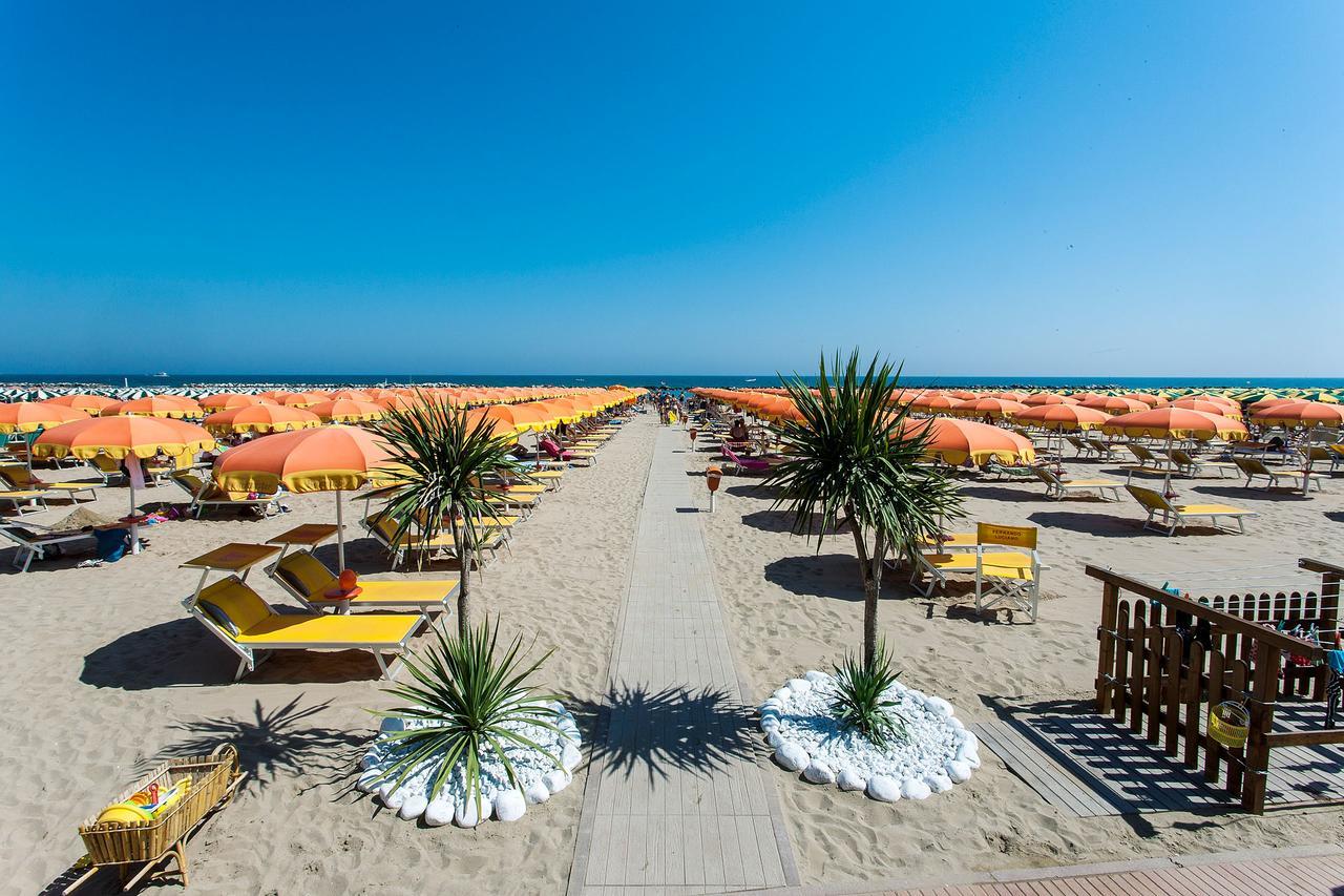 Hotel Losanna Gabicce Mare Exterior photo